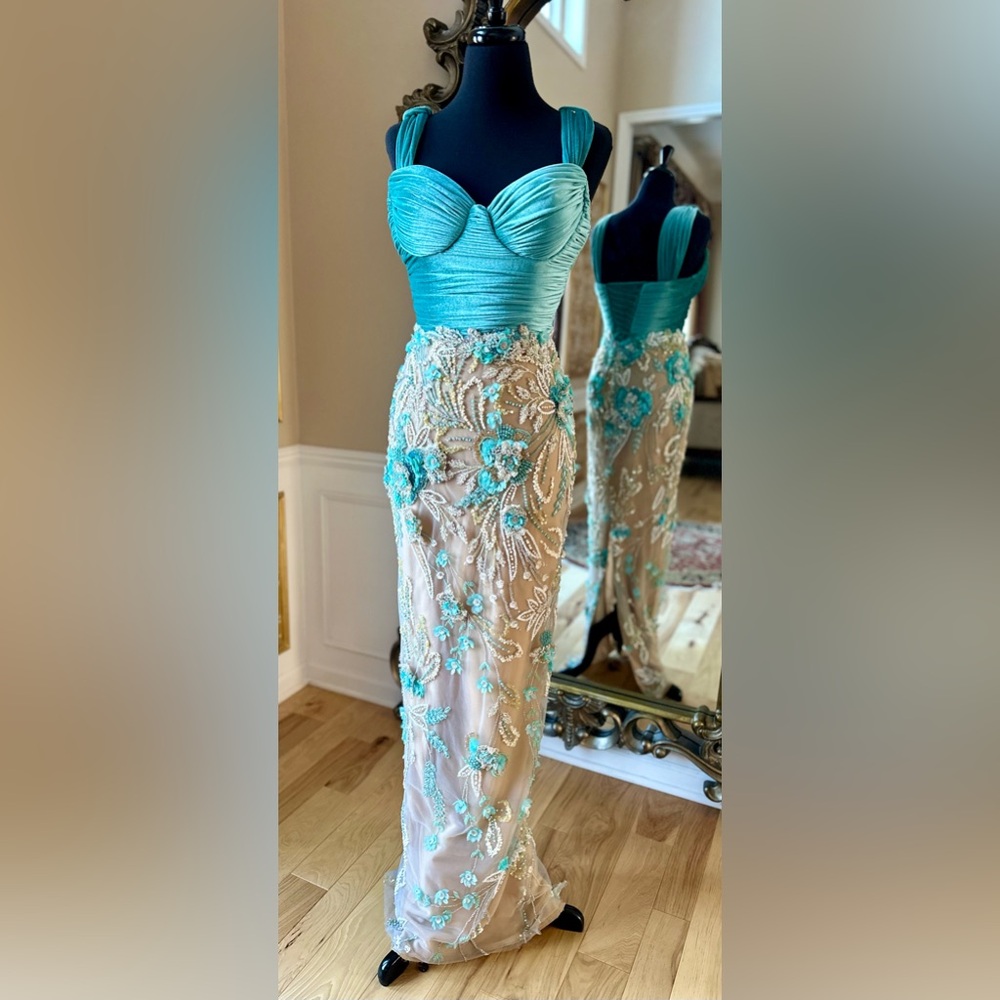 Crystal Beaded Formal Sweetheart Neckline Custom Gown Beige Turquoise Size 4 - Picture 4 of 16